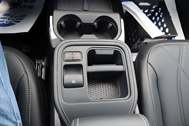 Used 2025 Ford Mustang Mach-E Select AWD/4WD image 34