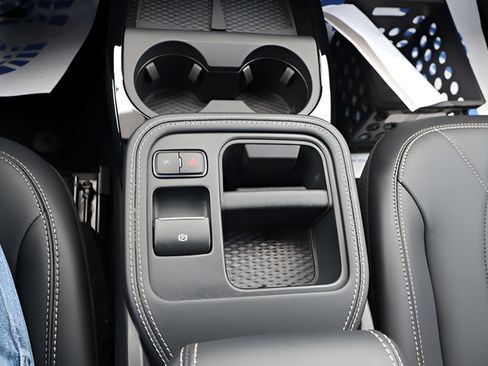 Used 2025 Ford Mustang Mach-E Select AWD/4WD image 34