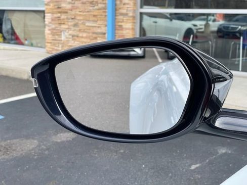 Used 2021 Aston Martin V8 Vantage Roadster image 17