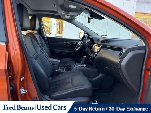 Used 2017 Nissan Rogue Sport SL w/ SL Premium Package image 17