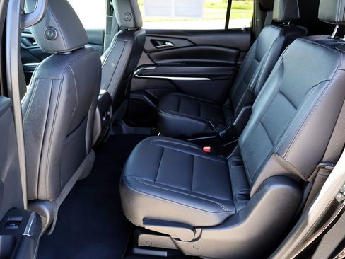 Used 2026 Chevrolet Traverse LT FWD image 14