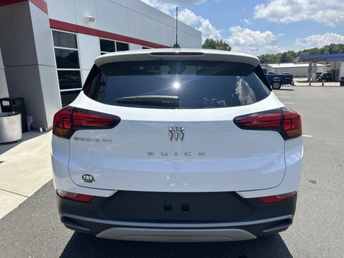 Used 2024 Buick Encore GX Preferred FWD image 7