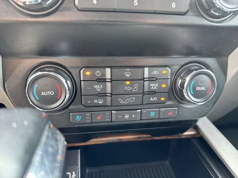 Used 2020 Ford F150 Lariat AWD/4WD image 17