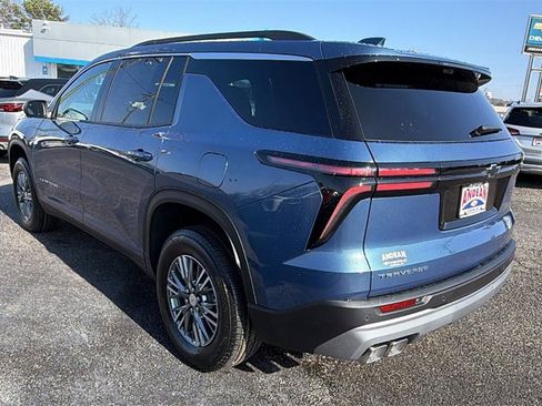 New 2026 Chevrolet Traverse LT w/ Driver Confidence Package image 7