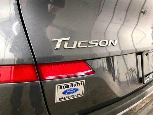 Used 2021 Hyundai Tucson SE w/ Cargo Package FWD image 13