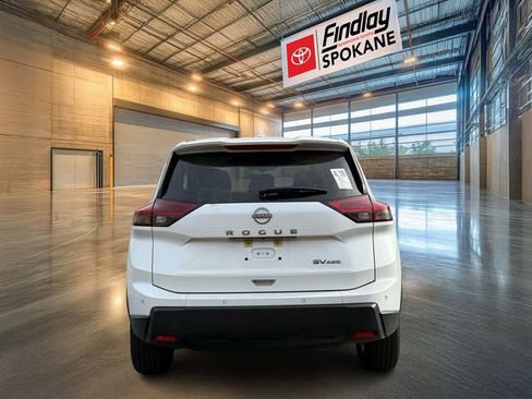 Used 2024 Nissan Rogue SV image 5