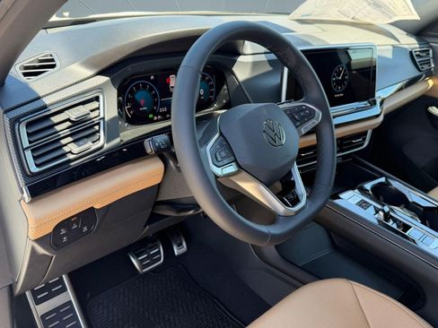 New 2026 Volkswagen Atlas Cross Sport SEL R-Line AWD/4WD image 4