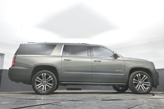 Used 2018 GMC Yukon XL Denali w/ Denali Ultimate Package AWD/4WD image 37