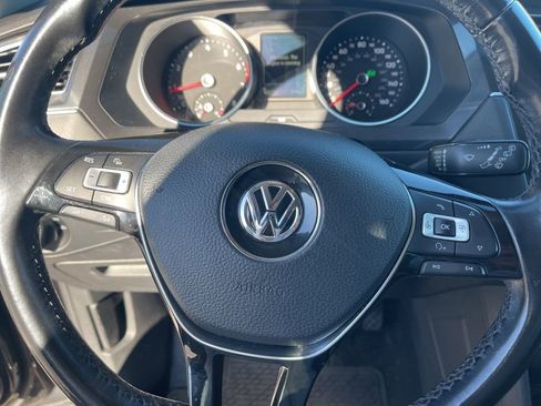 Used 2018 Volkswagen Tiguan SE image 20
