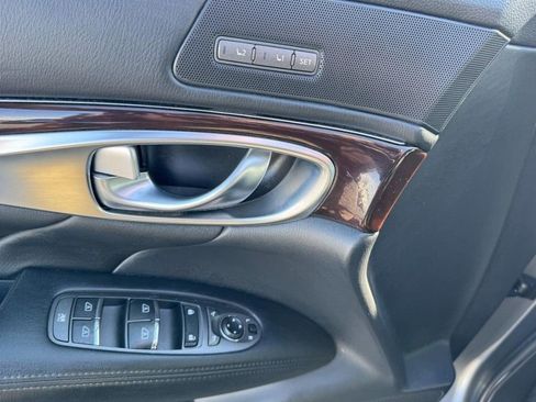 Used 2016 INFINITI Q70 3.7 image 16