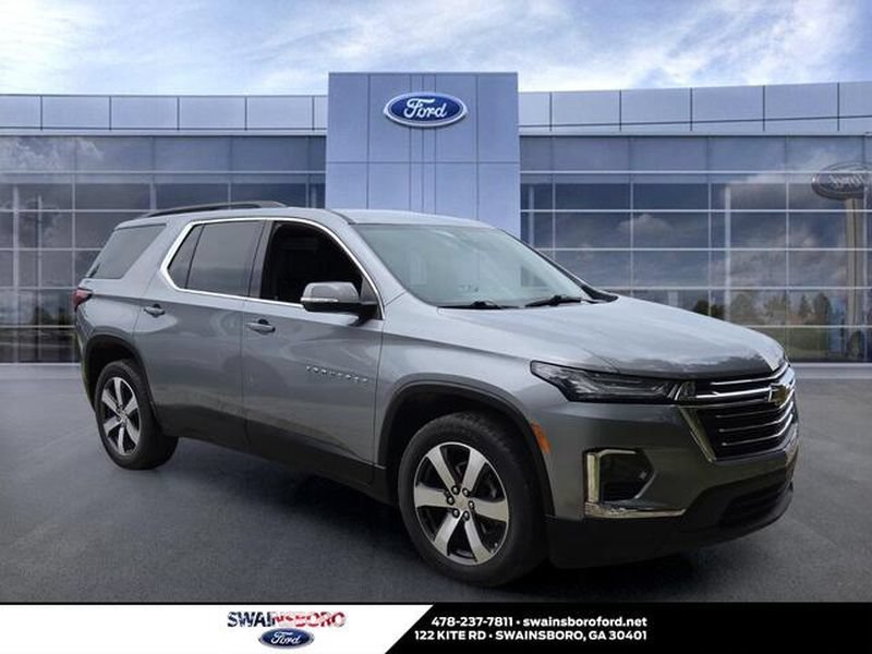 Used 2023 Chevrolet Traverse LT w/ LT Premium Package FWD image 1