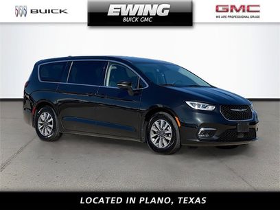 Used 2023 Chrysler Pacifica Touring-L