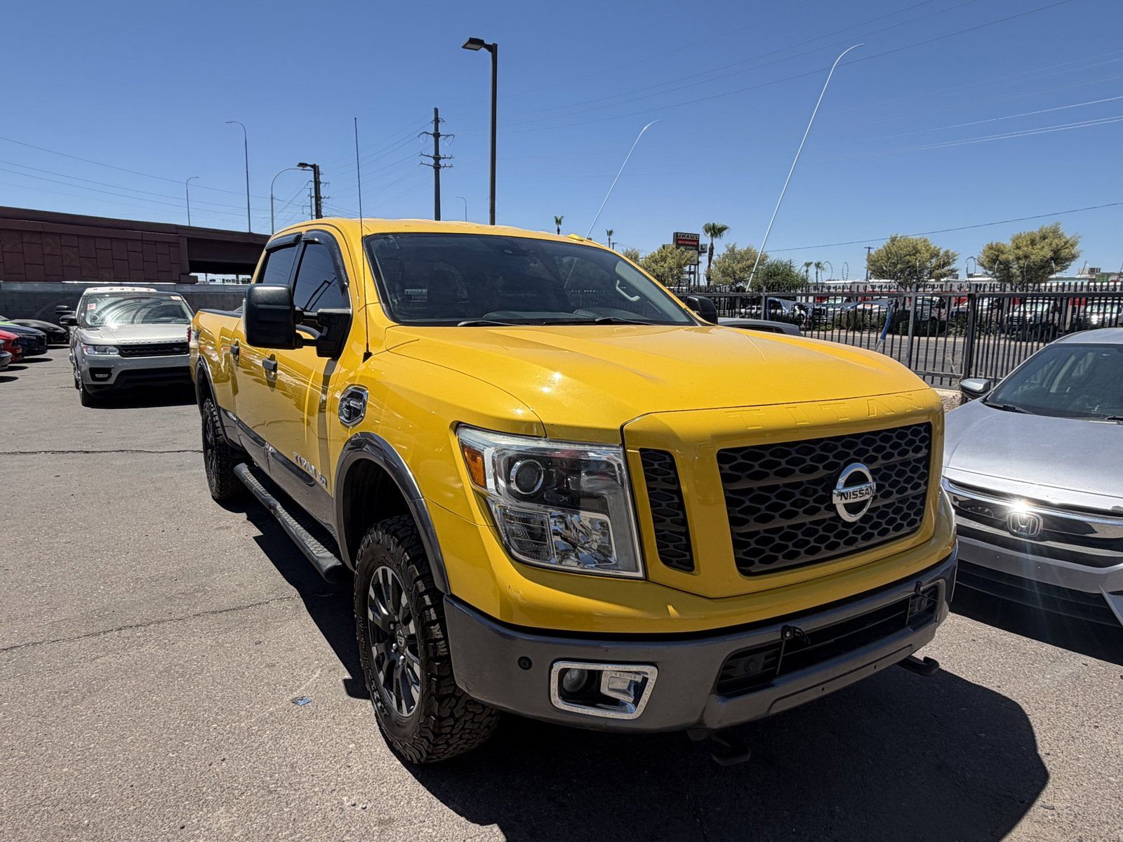 Used 2016 Nissan Titan PRO-4X AWD/4WD image 3