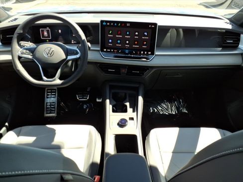 New 2026 Volkswagen Tiguan SE R-Line image 12