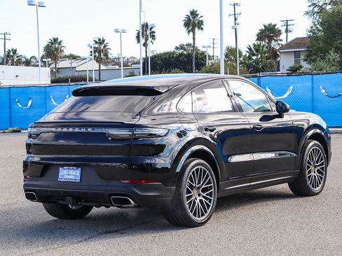 Used 2021 Porsche Cayenne Coupe image 9