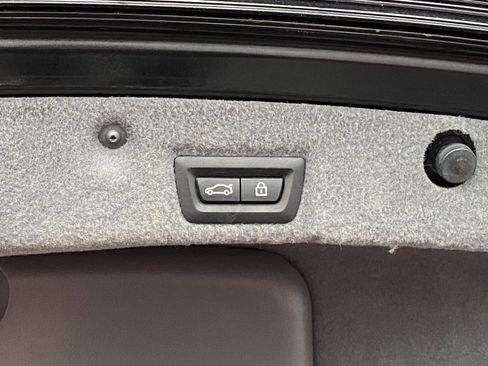 Used 2013 BMW 750Li xDrive image 17