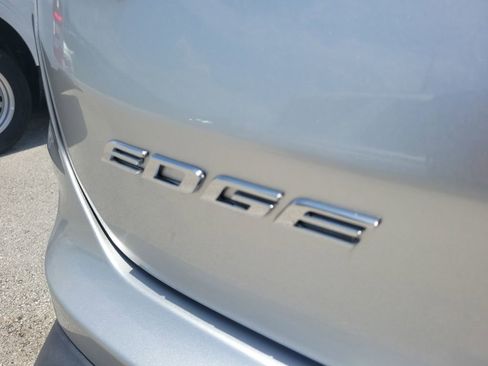 Used 2019 Ford Edge Titanium FWD image 9