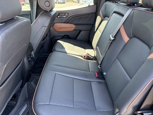 Certified 2024 GMC Canyon AT4 w/ AT4 Premium Package image 31