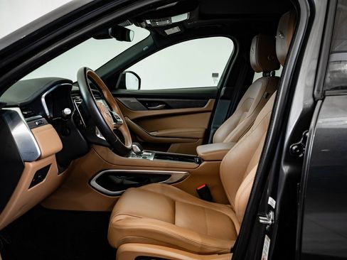 Used 2023 Jaguar F-PACE S image 23