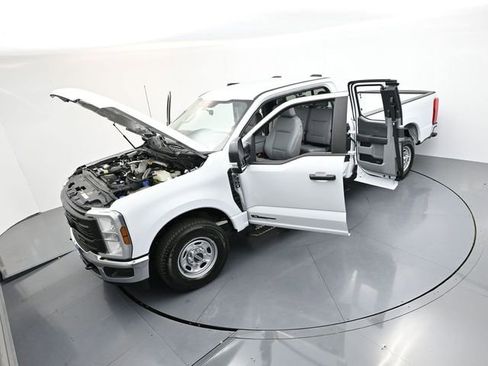 New 2026 Ford F350 XL w/ XL Chrome Package RWD image 36