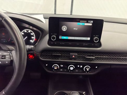 Used 2024 Honda HR-V Sport image 25