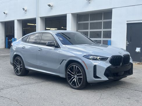 Used 2024 BMW X6 xDrive40i w/ Executive Package image 5