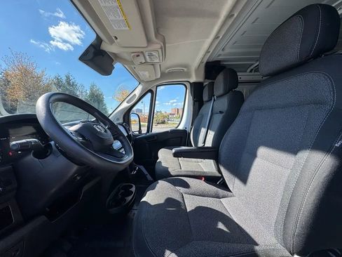 Used 2023 RAM ProMaster 2500 w/ Convenience Group image 8