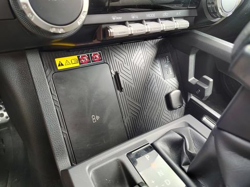 Used 2024 Toyota Tacoma TRD Sport w/ TRD Sport Upgrade Package AWD/4WD image 19