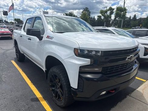 Used 2021 Chevrolet Silverado 1500 LT Trail Boss w/ Bed Protection Package AWD/4WD image 2