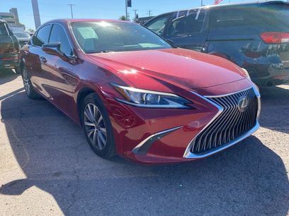Used 2019 Lexus ES 350 F Sport w/ Accessory Package 2