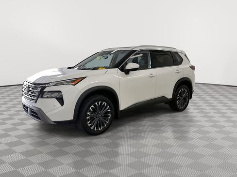Certified 2025 Nissan Rogue SL w/ Tech Package AWD/4WD image 6