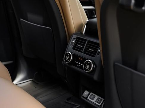 New 2026 Land Rover Discovery Dynamic SE AWD/4WD image 52