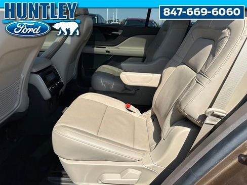 Used 2022 Lincoln Aviator Reserve w/ Equipment Group 201A AWD/4WD image 15