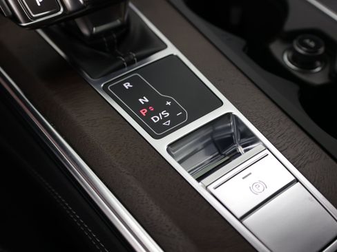 Used 2020 Audi A6 2.0T Premium Plus w/ Premium Plus Package AWD/4WD image 19