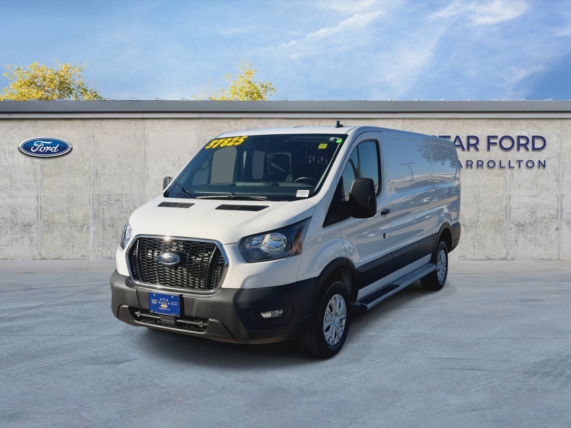 Used 2025 Ford Transit 250 Low Roof w/ Exterior Upgrade Package RWD image 4