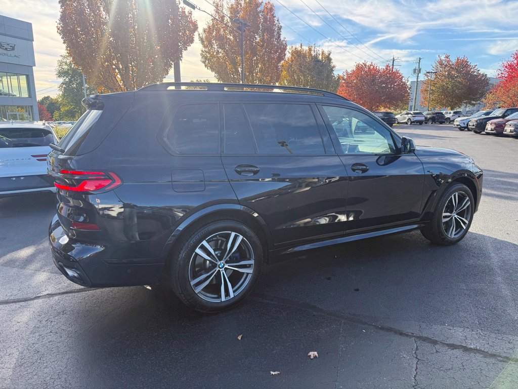 Used 2024 BMW X7 xDrive40i w/ M Sport Package AWD/4WD image 9