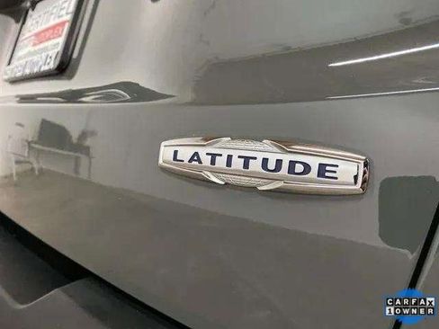 Used 2022 Jeep Renegade Latitude AWD/4WD image 94