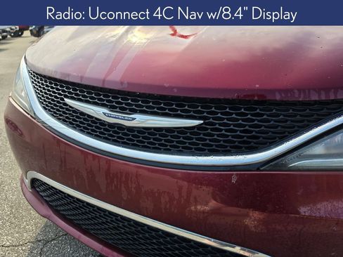 Used 2018 Chrysler Pacifica Touring-L Plus FWD image 16
