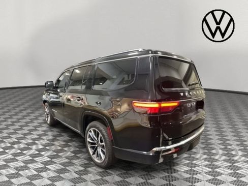 Used 2024 Jeep Wagoneer Series III w/ Premium Group I image 5