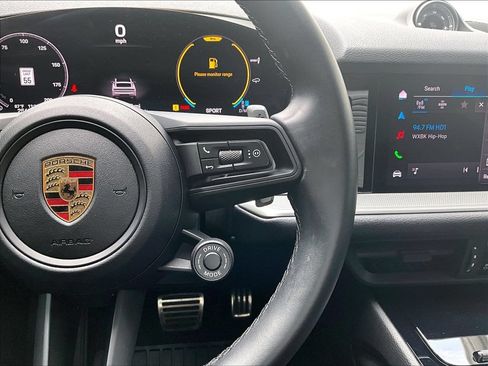 Certified 2024 Porsche Cayenne S AWD/4WD image 24