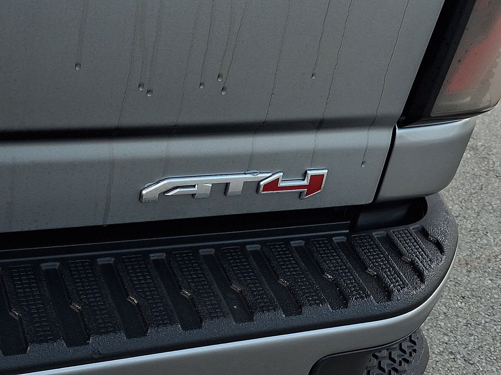 Used 2024 GMC Sierra 2500 AT4 w/ AT4 Premium Plus Package AWD/4WD image 30