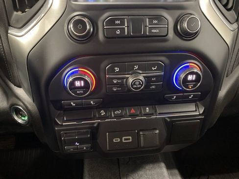 Used 2021 Chevrolet Silverado 2500 LT w/ Convenience Package image 36