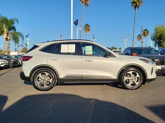 Certified 2025 Ford Escape ST-Line FWD image 29