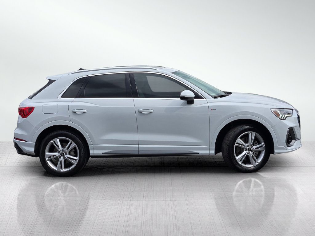 Used 2023 Audi Q3 2.0T Premium Plus w/ Premium Plus Package AWD/4WD image 3