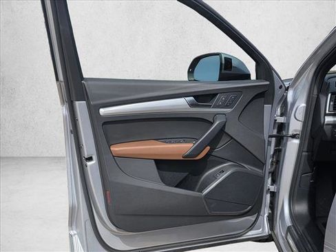 Used 2025 Audi Q5 2.0T Premium w/ Convenience Plus Package image 12