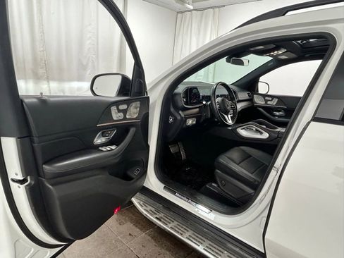 Used 2022 Mercedes-Benz GLS 450 4MATIC w/ AMG Line Exterior image 25