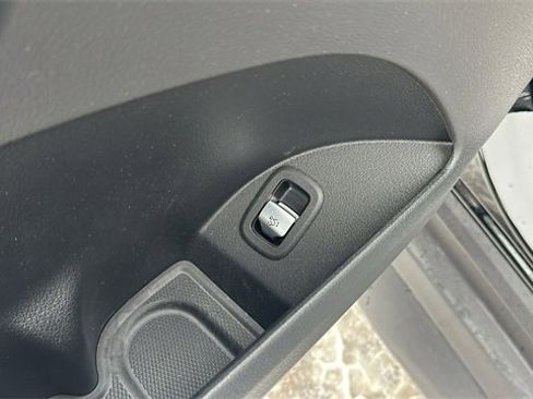 Certified 2025 Mercedes-Benz GLC 300 4MATIC image 16