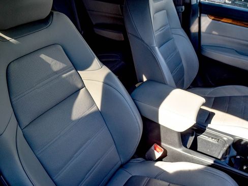 Used 2019 Honda CR-V Touring image 21