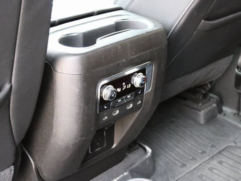 Used 2021 GMC Yukon XL Denali w/ Denali Premium Package image 23