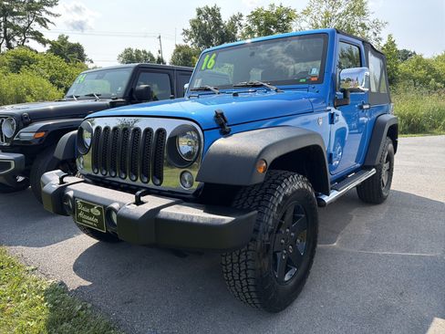Used 2016 Jeep Wrangler Sport w/ Mopar Chrome Edition Group AWD/4WD image 4